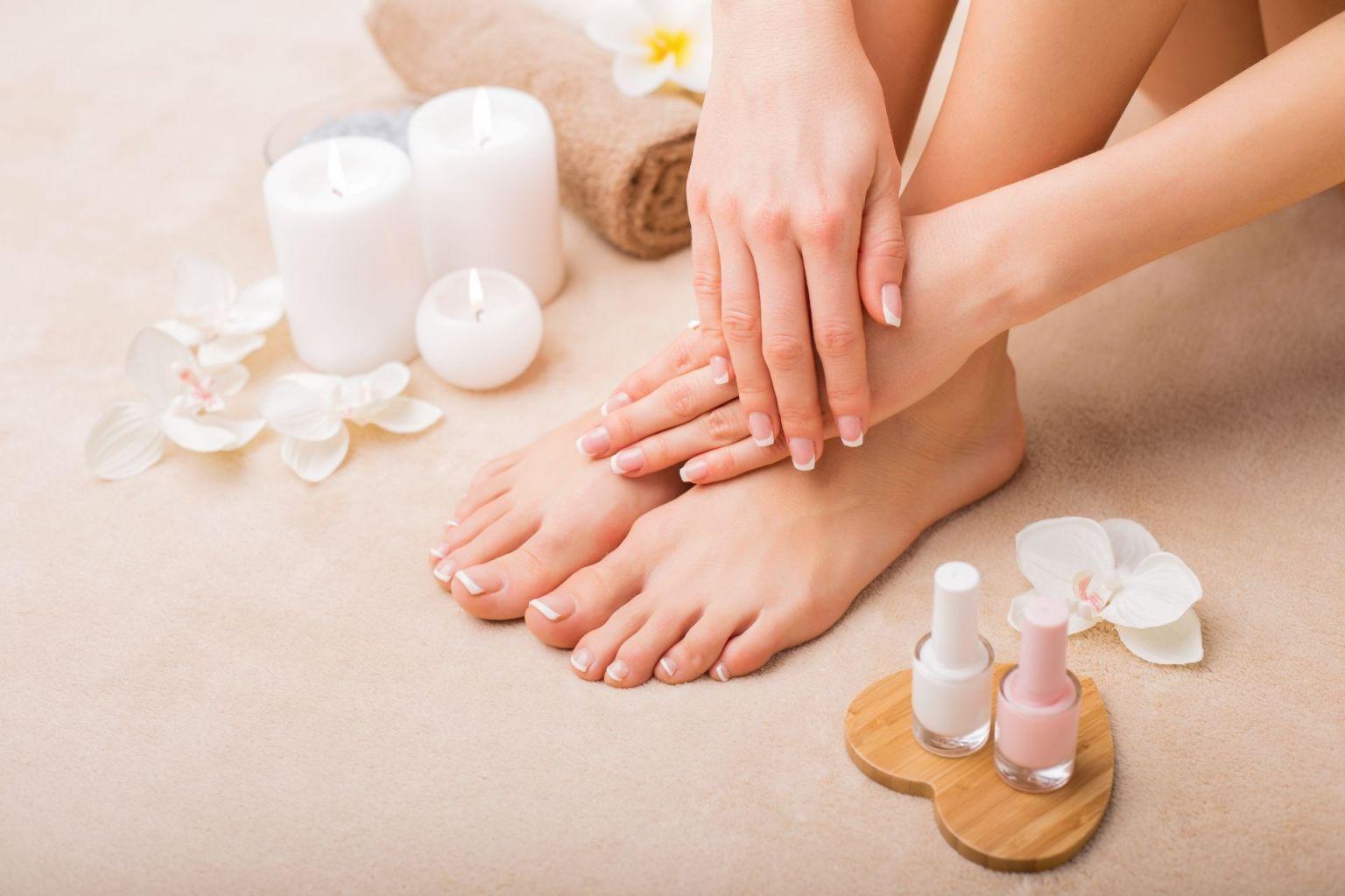 Pedicure with paraffin therapy in the Ximquro salon